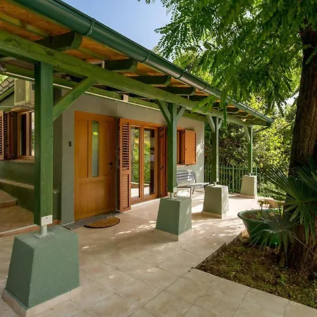 Holiday home Cute & Green *