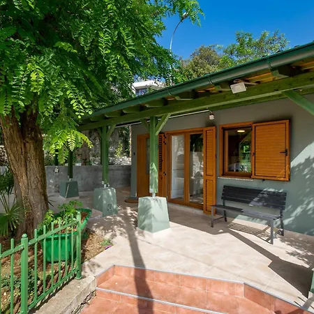 Holiday home Cute & Green *