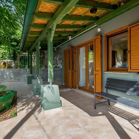 Cute & Green Holiday home *